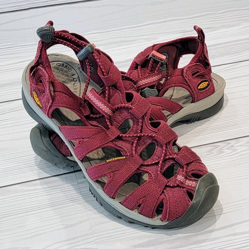 KEEN Size 6 Waterproof Burgundy Women's Sandals